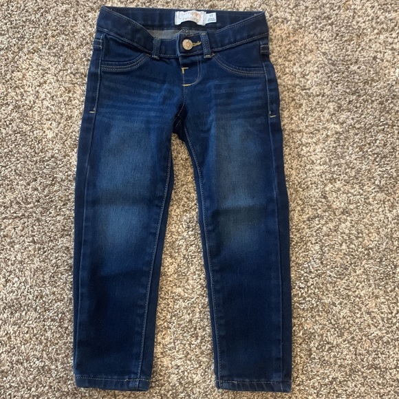 2 pairs of Jumping Bean Denim 3T - Picture 3 of 7
